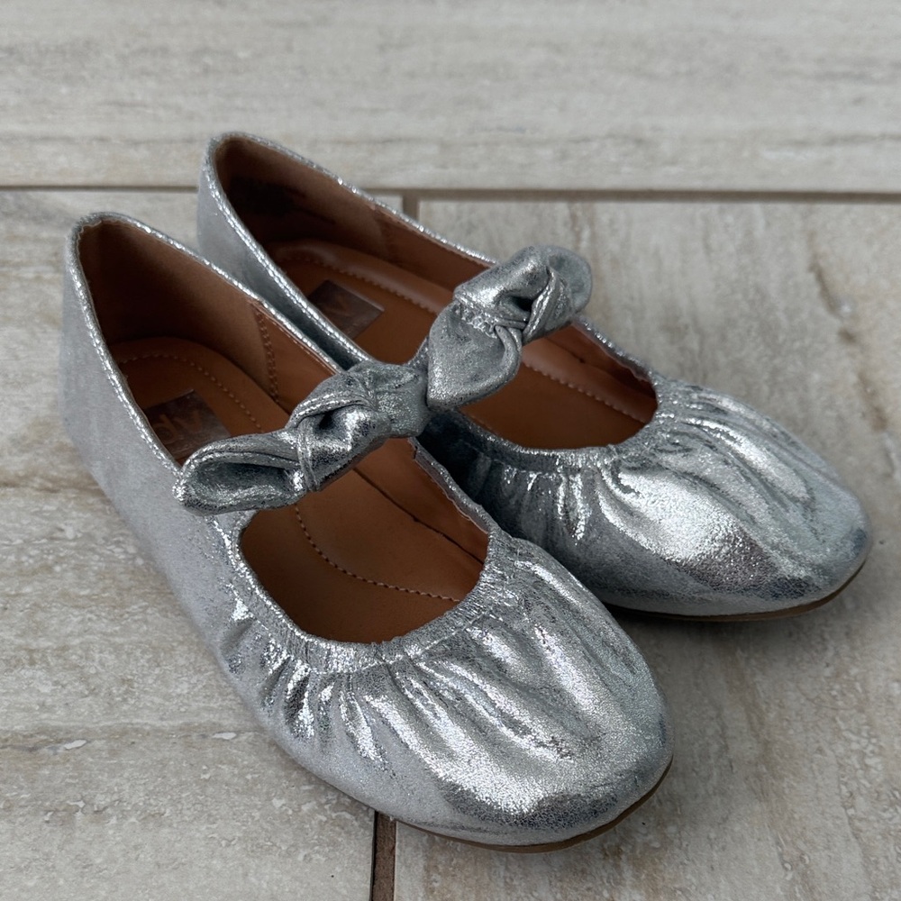 NWOT DV by Dolce Vita Kids' Beyanca Mary Jane Flats in silver